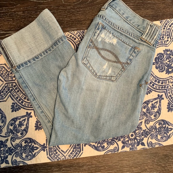 Abercrombie and Fitch Crop Faded cuffed denim - Picture 1 of 6